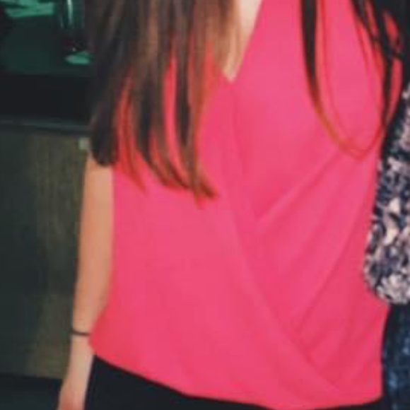 Abbeline Hot Pink Halter Top - Picture 4 of 4